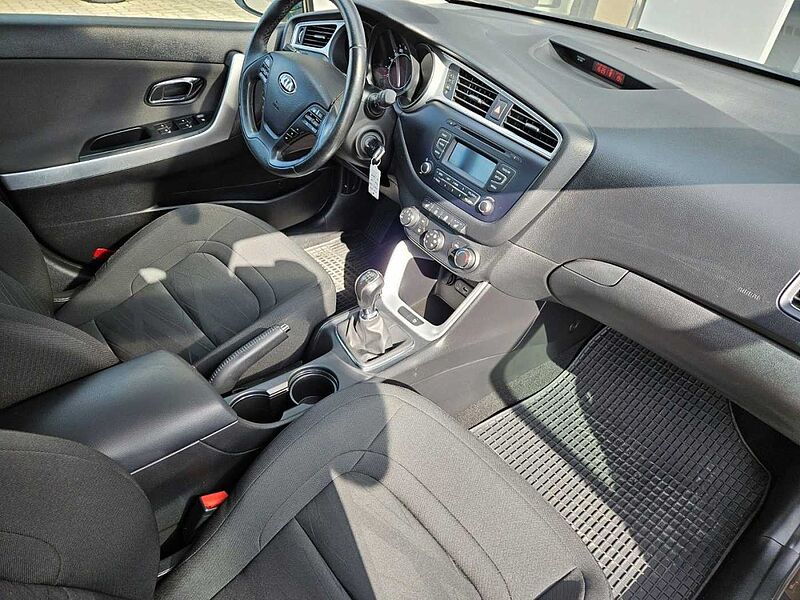 Kia cee'd Sporty Wagon cee&apos, d 1,6 GDI SW Edition 7 / Alu / PDC /