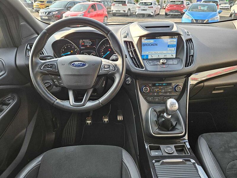 Ford Kuga 1,5 150 PS  ST-Line 1. Hand