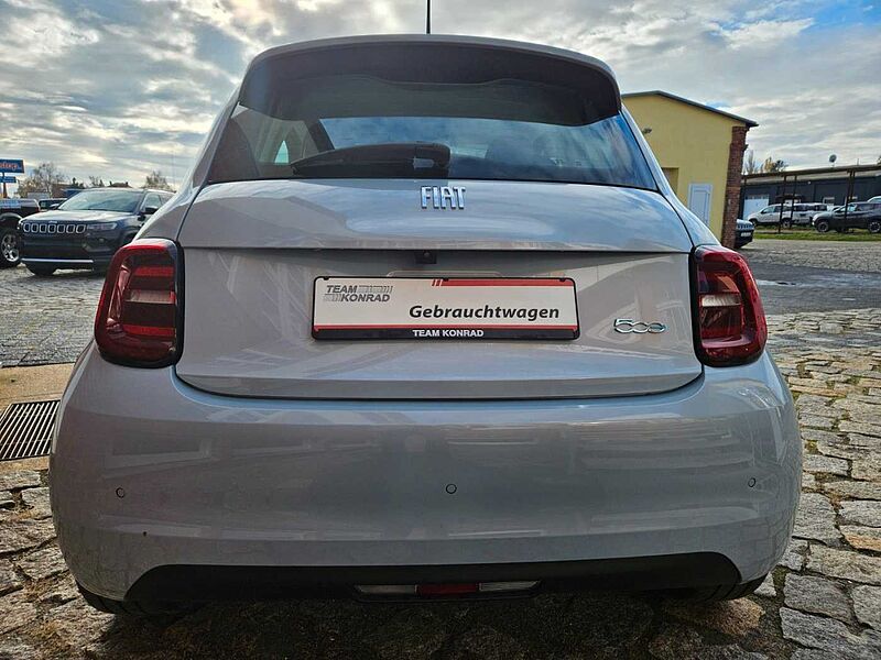 Fiat 500e Icon - LED - Navi - ACC