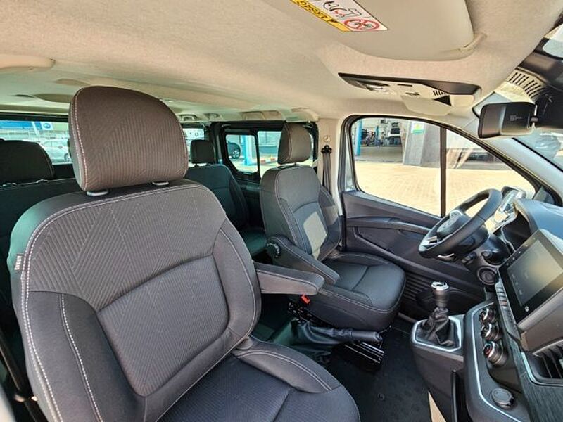 Nissan Primastar Kombi 2,8t Tekna 8 Sitze