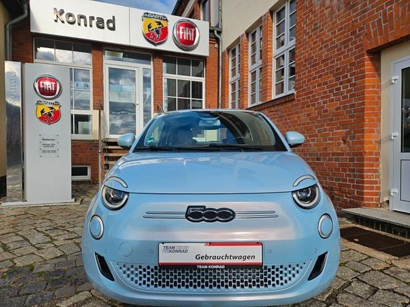 Fiat 500 Icon - LED Navi ACC StandHZG digitales Cockp