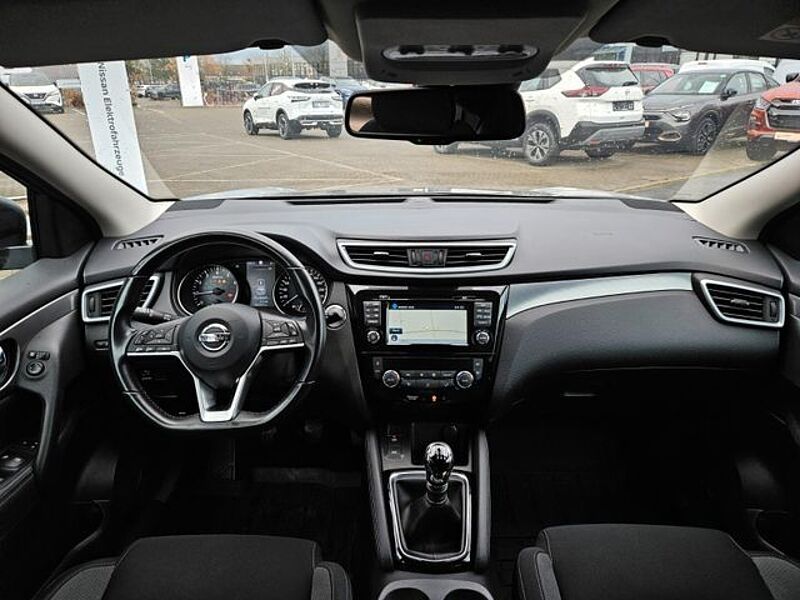 Nissan Qashqai 1.3 DIG-T N-Connecta, Sitzhzg. ,Navi, AHK